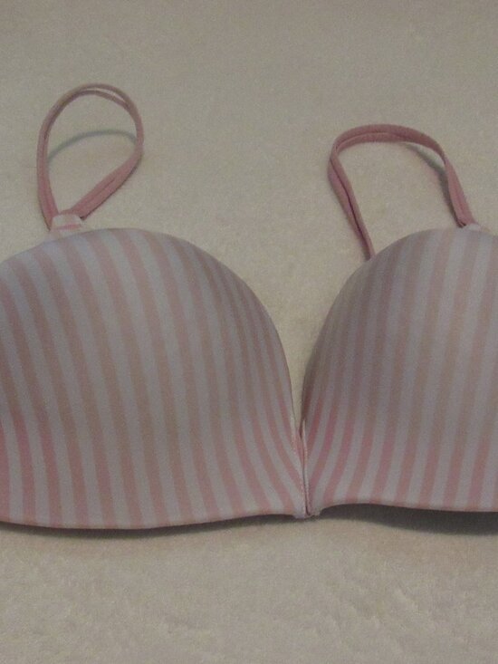 Victoria's Secret Other - Victoria's Secret No Wire Bra  Pink/White Size 38C USED